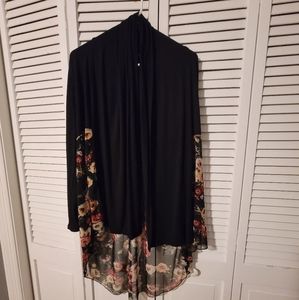 Kim & Cami Floral Black blazer